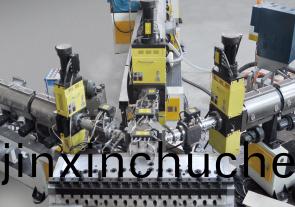 自動(dong)化(hua)生(sheng)産線(xian)